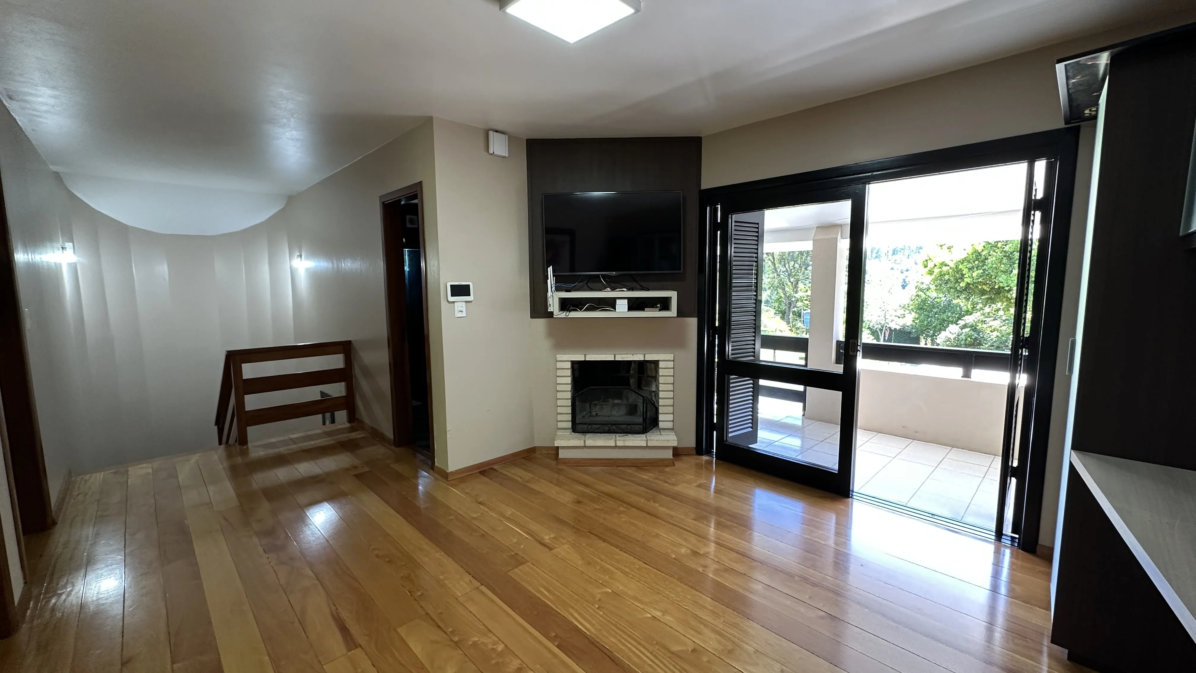 Casa de alto padrão com amplo terreno à venda na Serra Gaúcha