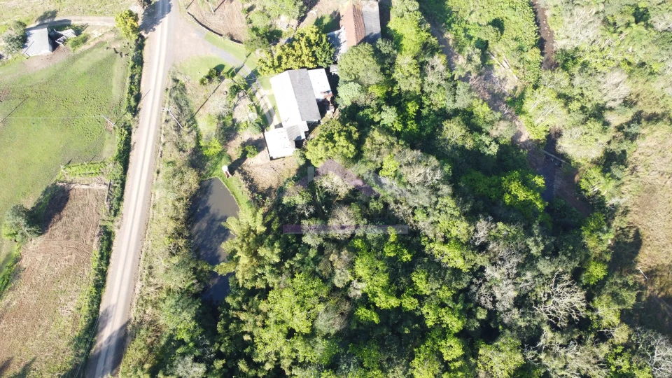 Área de terra com riacho e açude à venda em Picada Café na Serra Gaúcha