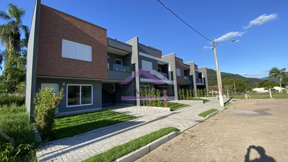 Lindo sobrado com duas suítes para locação no Bairro Joaneta, em Picada Café