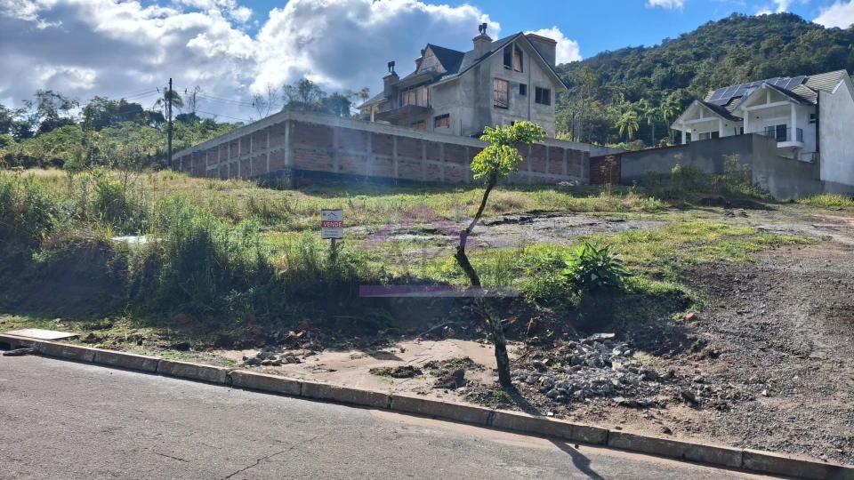 Terreno à venda no Centro de Picada Café, na Serra Gaúcha