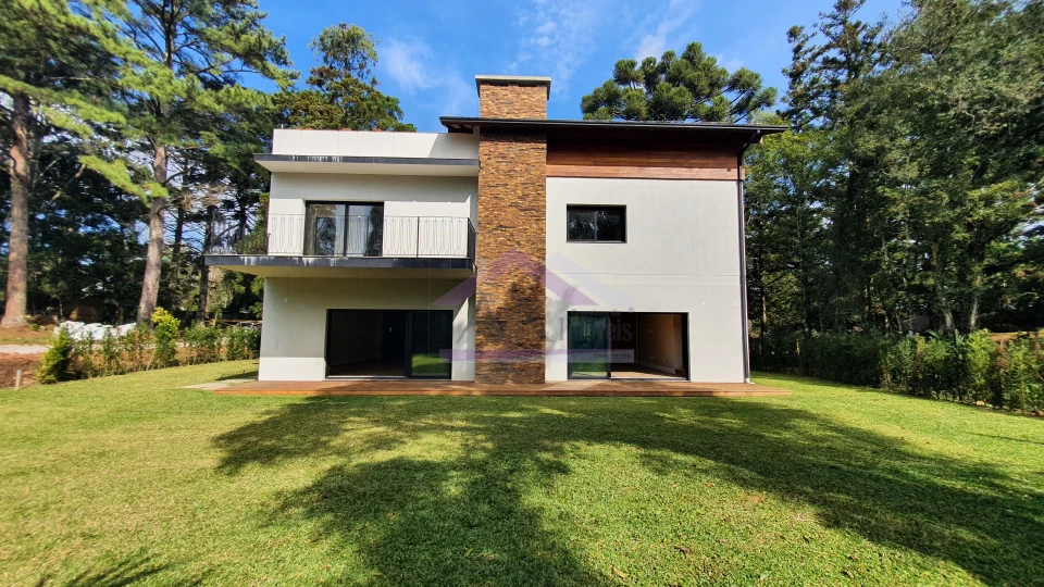 Magnífica casa de alto padrão a venda no centro de Nova Petrópolis, jardim da Serra Gaúcha