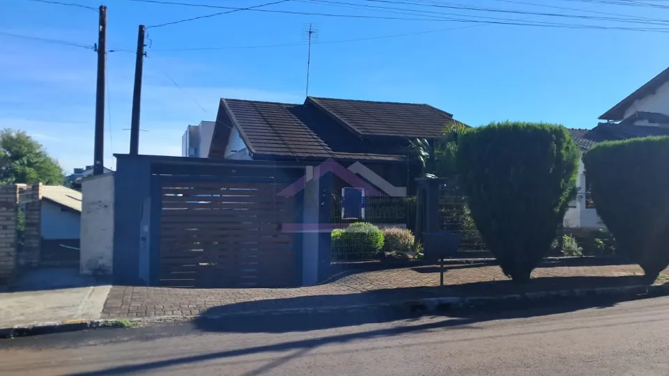 Excelente  casa com 3 quartos e piscina à venda em Ivoti.