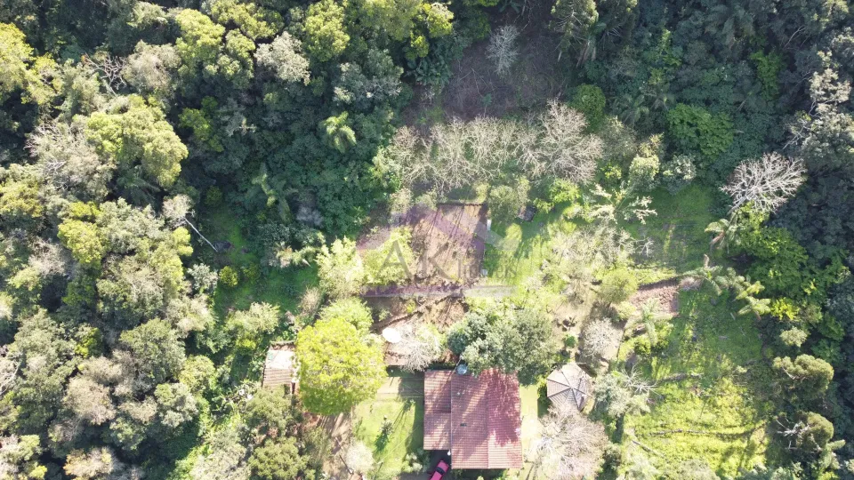 Sítio com riacho e casa enxaimel à venda em Picada Café na Serra Gaúcha