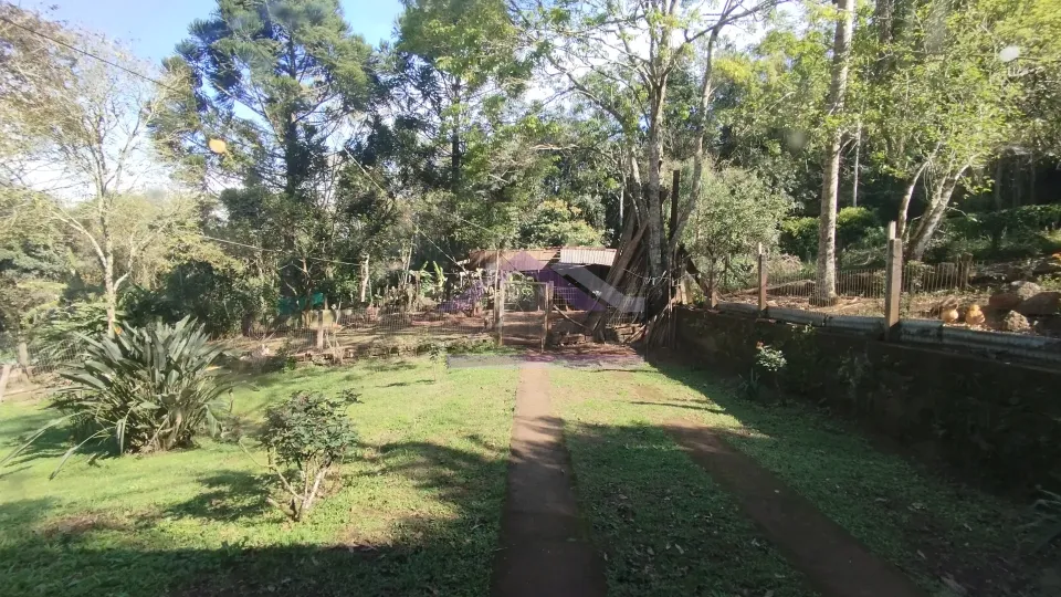 Sítio com riacho e casa enxaimel à venda em Picada Café na Serra Gaúcha