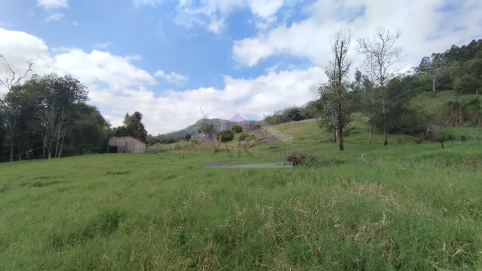Imagens do imóveis Área de terra com vista panorâmica à venda próxima ao centro de Picada Café na Serra Gaúcha