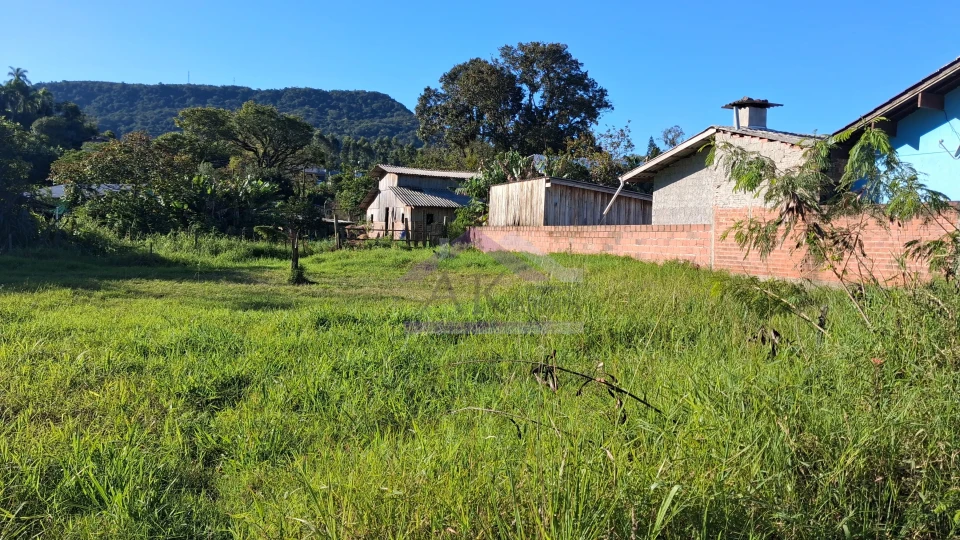 Terreno plano com 414m² à venda no Centro de Picada Café, na Serra Gaúcha