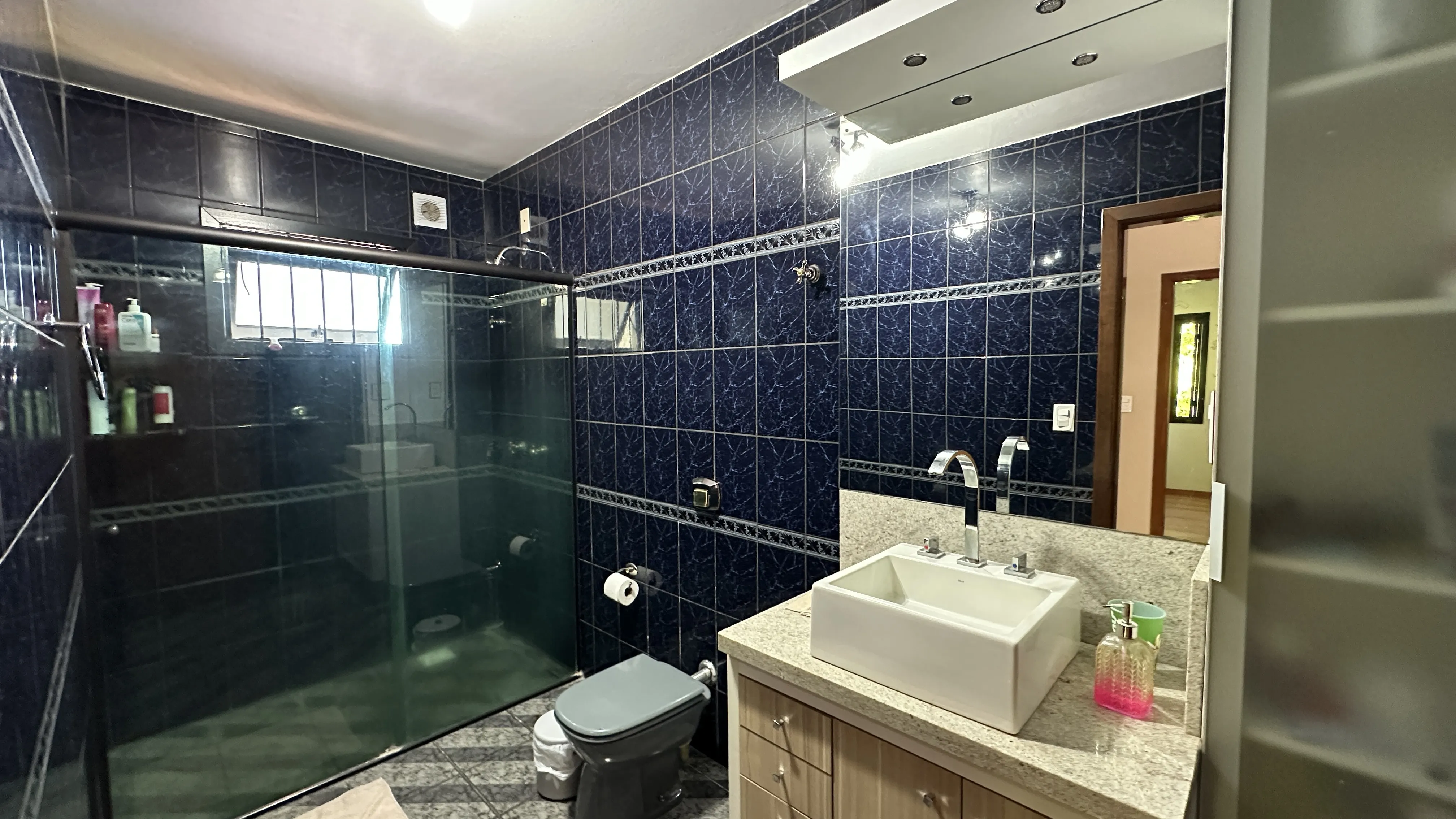 Casa de alto padrão com amplo terreno à venda na Serra Gaúcha