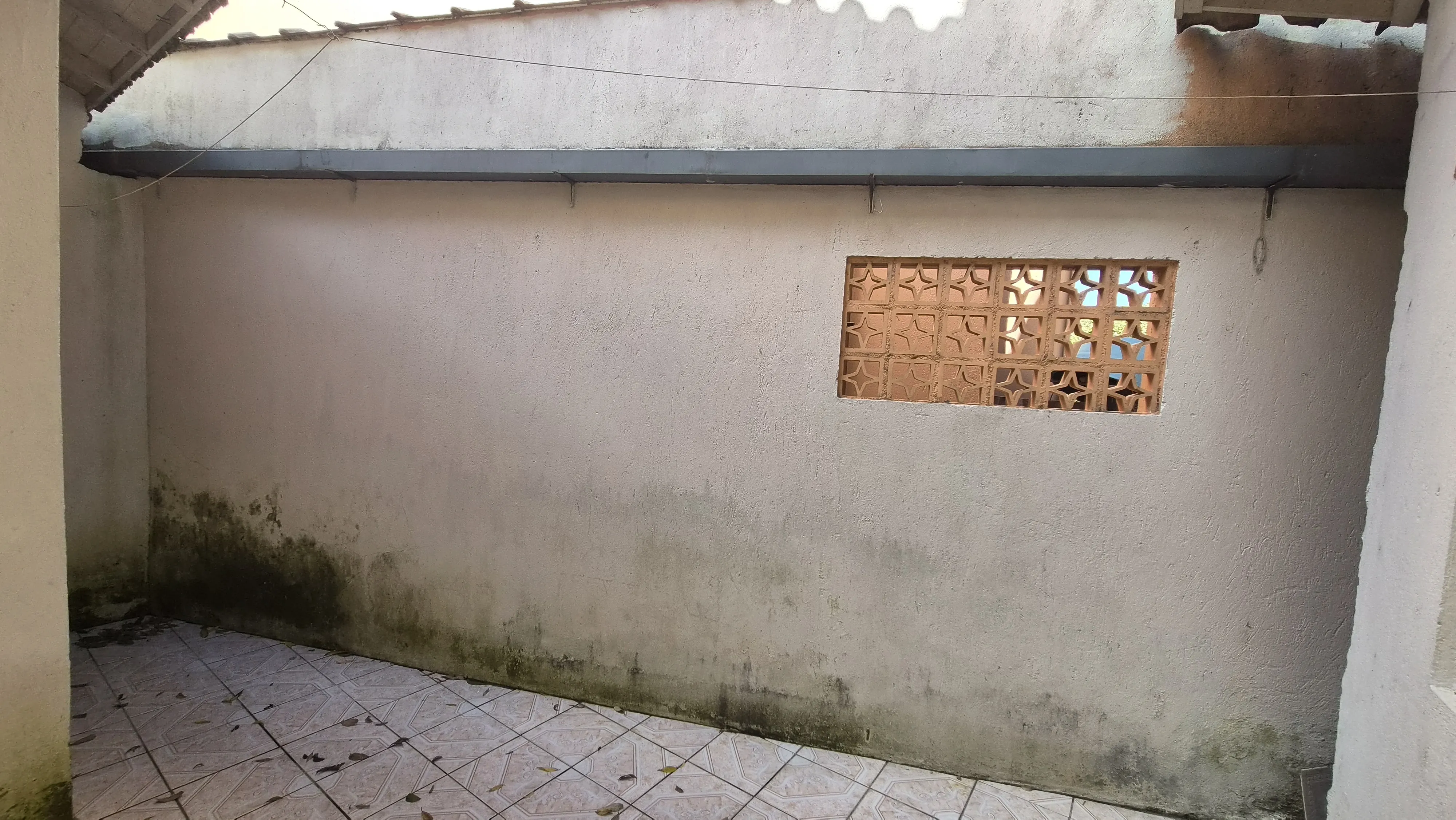 Sobrado com dois quartos para locação, localizado no Bairro Joaneta, na cidade de Picada Café