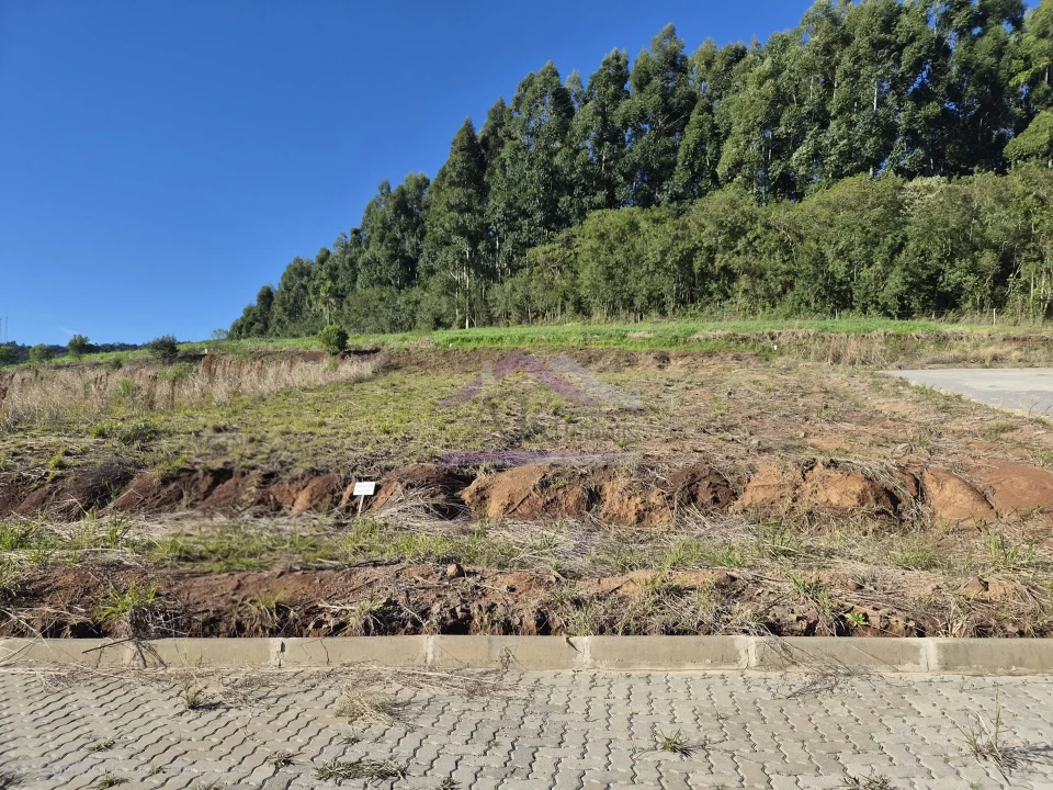 Excelente terreno de esquina à venda no Bairro Pinhal Alto, em Nova Petrópolis, na Serra Gaúcha