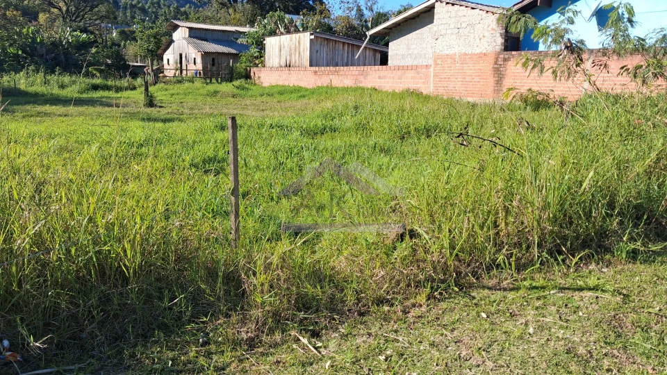 Terreno plano com 414m² à venda no Centro de Picada Café, na Serra Gaúcha