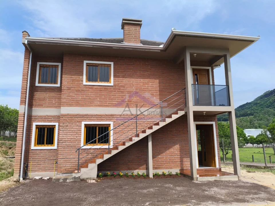 Casa com 4 quartos à venda no bairro Joaneta, em Picada Café. na Serra Gaúcha