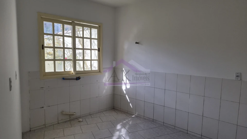 Sobrado com 3 quartos e sacada para locação no Bairro Joaneta, em Picada Café, na Serra Gaúcha