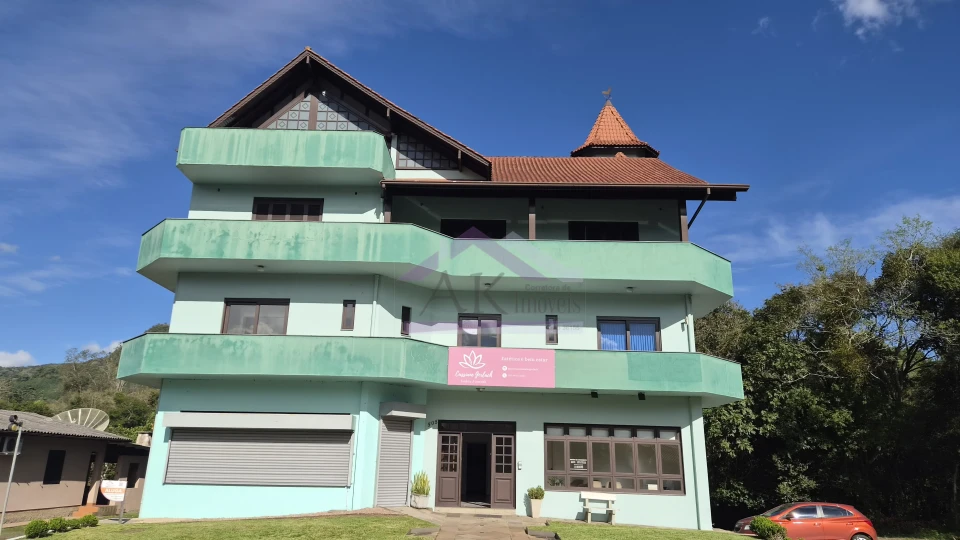 Ampla sala comercial para locação no Centro da cidade de Picada Café