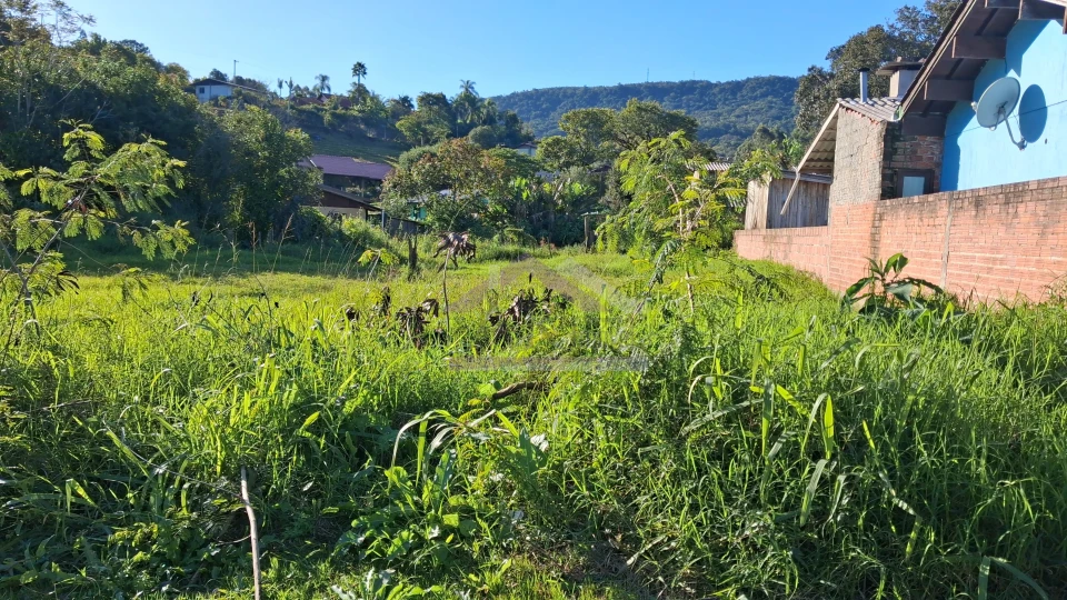 Terreno plano com 414m² à venda no Centro de Picada Café, na Serra Gaúcha