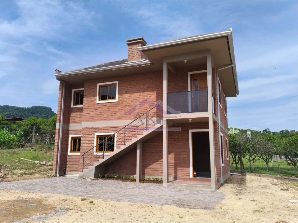 Casa com 4 quartos à venda no bairro Joaneta, em Picada Café. na Serra Gaúcha