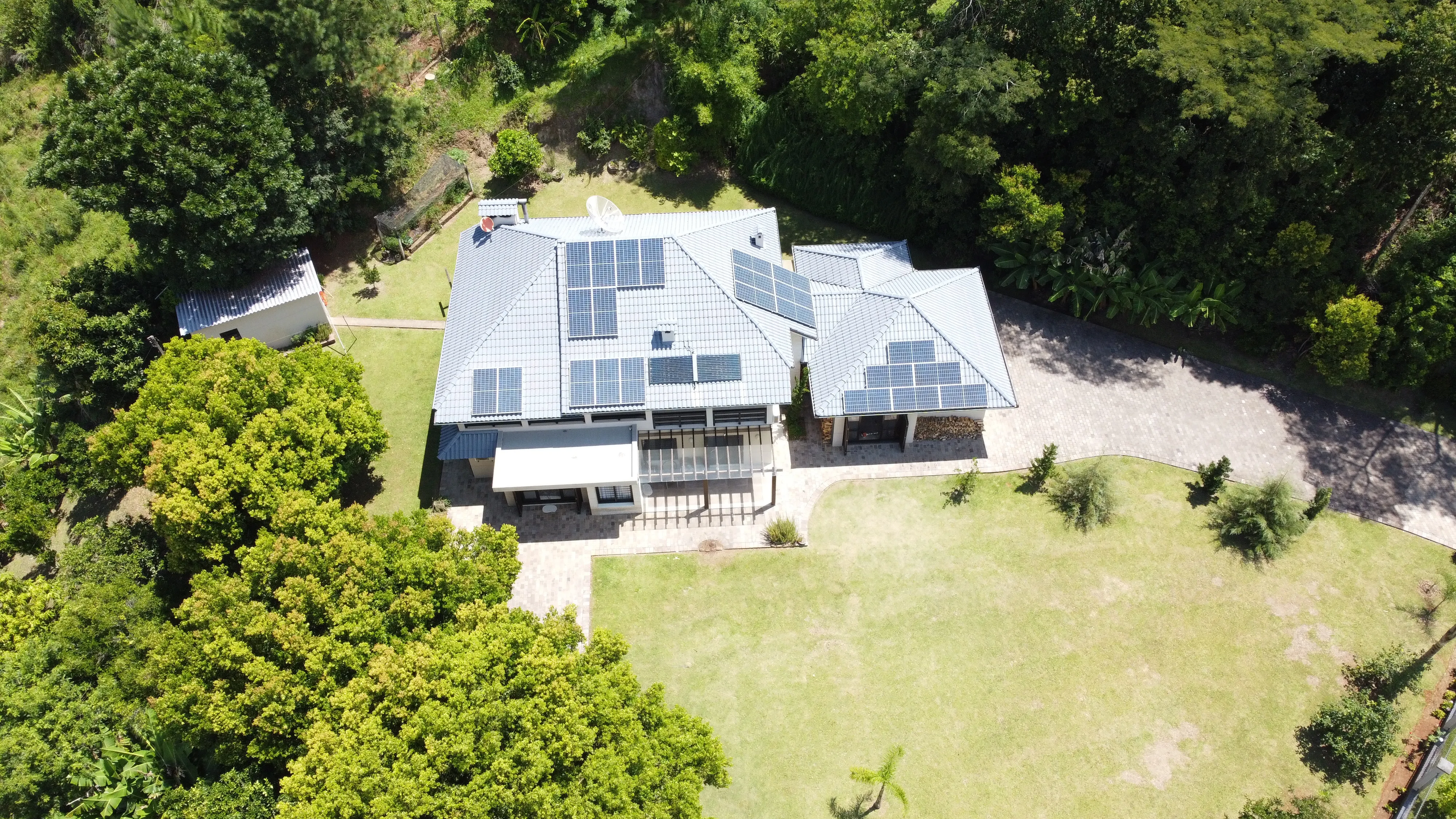 Casa de alto padrão com amplo terreno à venda na Serra Gaúcha