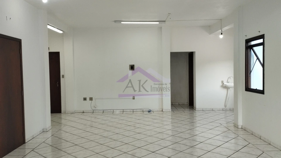 Ampla sala comercial para locação no Centro da cidade de Picada Café