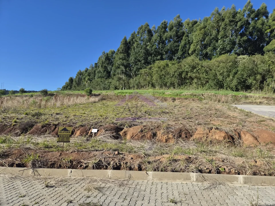 Excelente terreno de esquina à venda no Bairro Pinhal Alto, em Nova Petrópolis, na Serra Gaúcha
