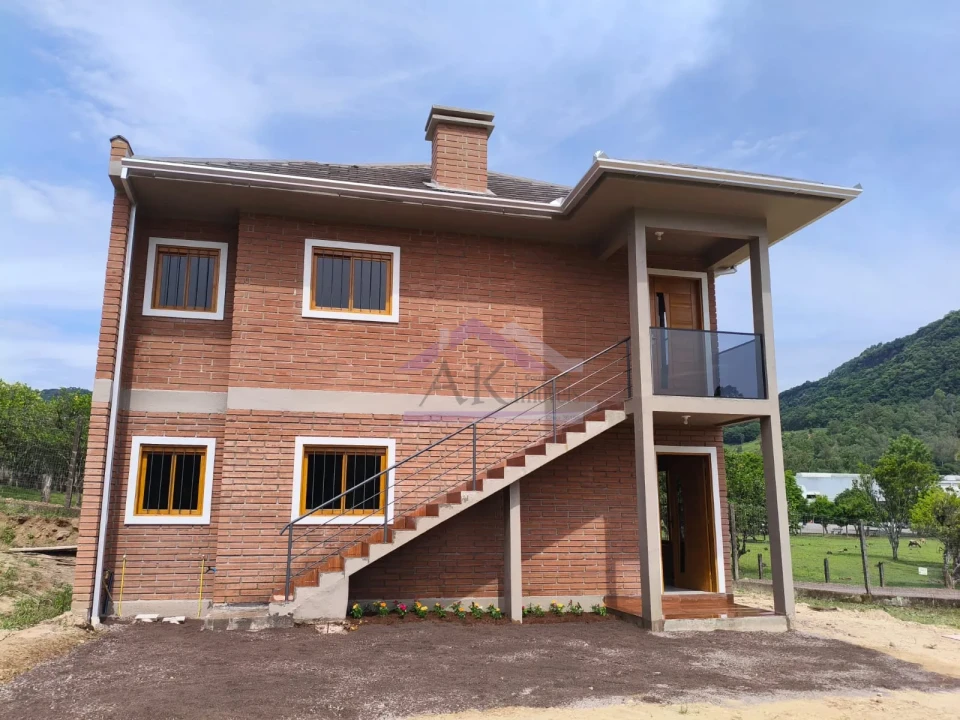 Casa com 4 quartos à venda no bairro Joaneta, em Picada Café. na Serra Gaúcha
