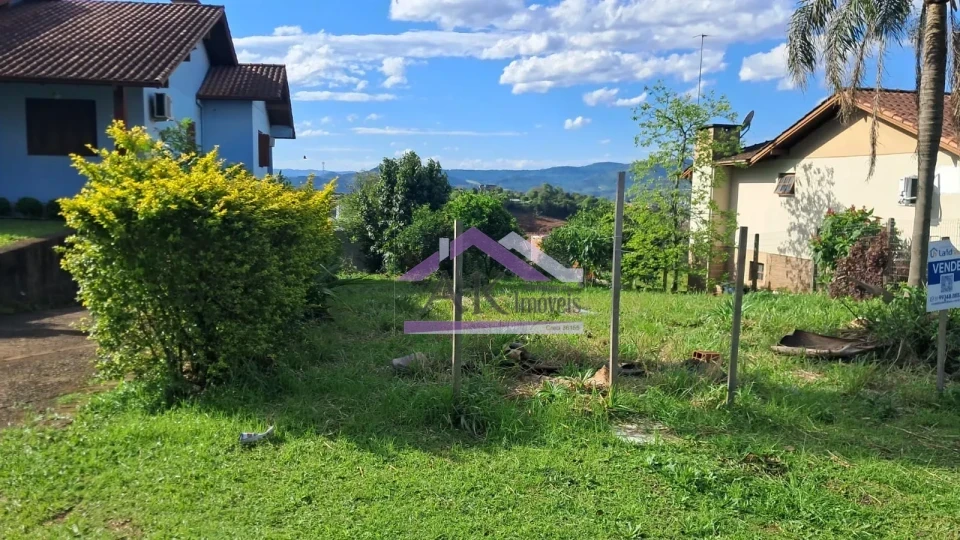 Excelente terreno com vista à venda na cidade de Ivoti