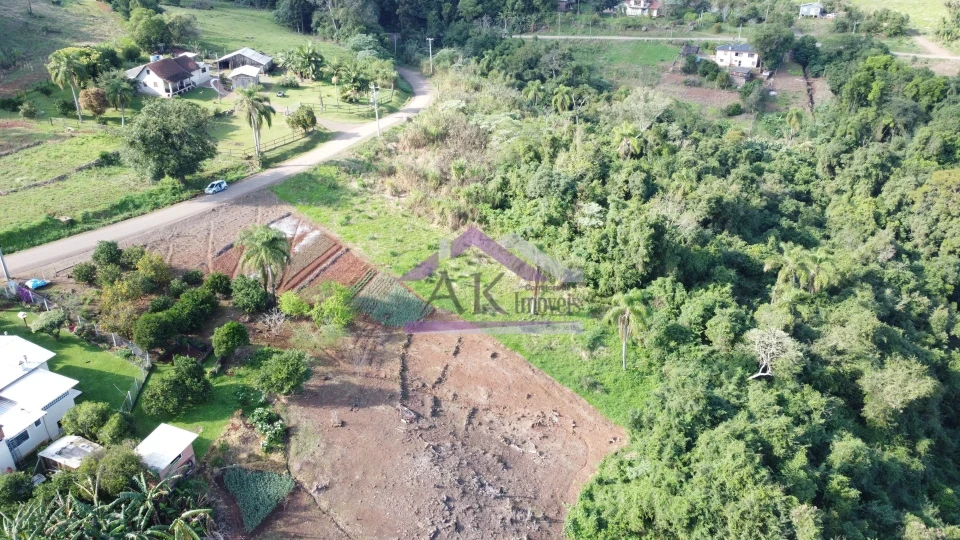 Imagens do imóveis Amplo terreno com vista à venda em Picada Café na Serra Gaúcha