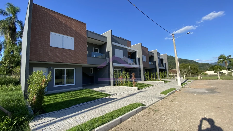 Lindo sobrado com duas suítes para locação no Bairro Joaneta, em Picada Café