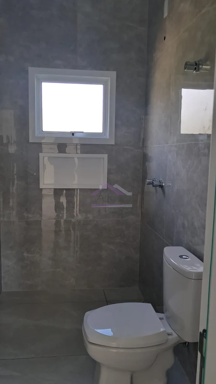 Casa à venda com excelente acabamento em São José do Hortêncio