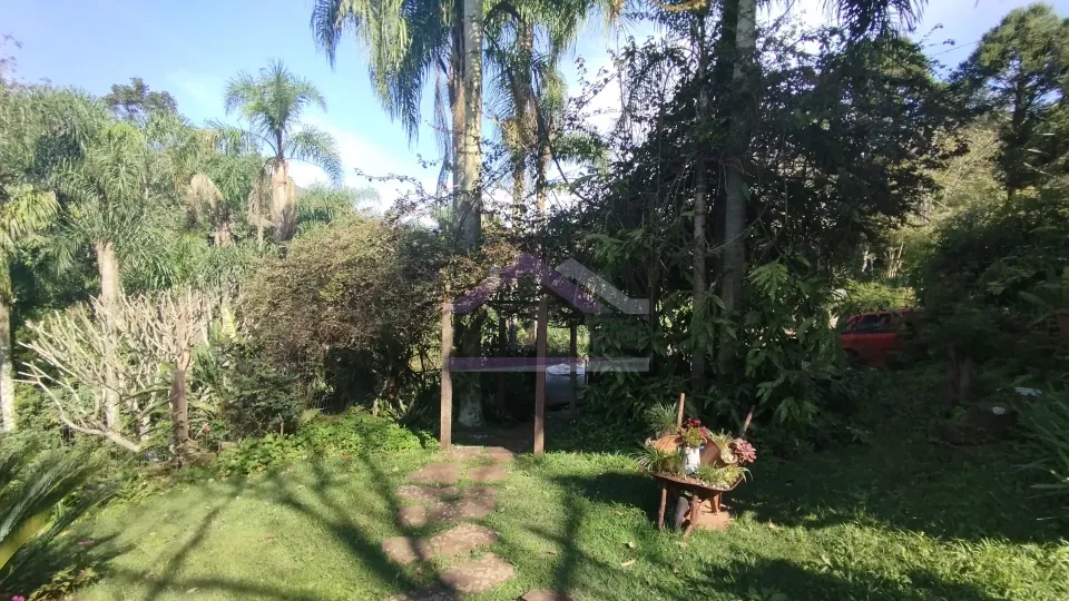 Sítio com riacho e casa enxaimel à venda em Picada Café na Serra Gaúcha