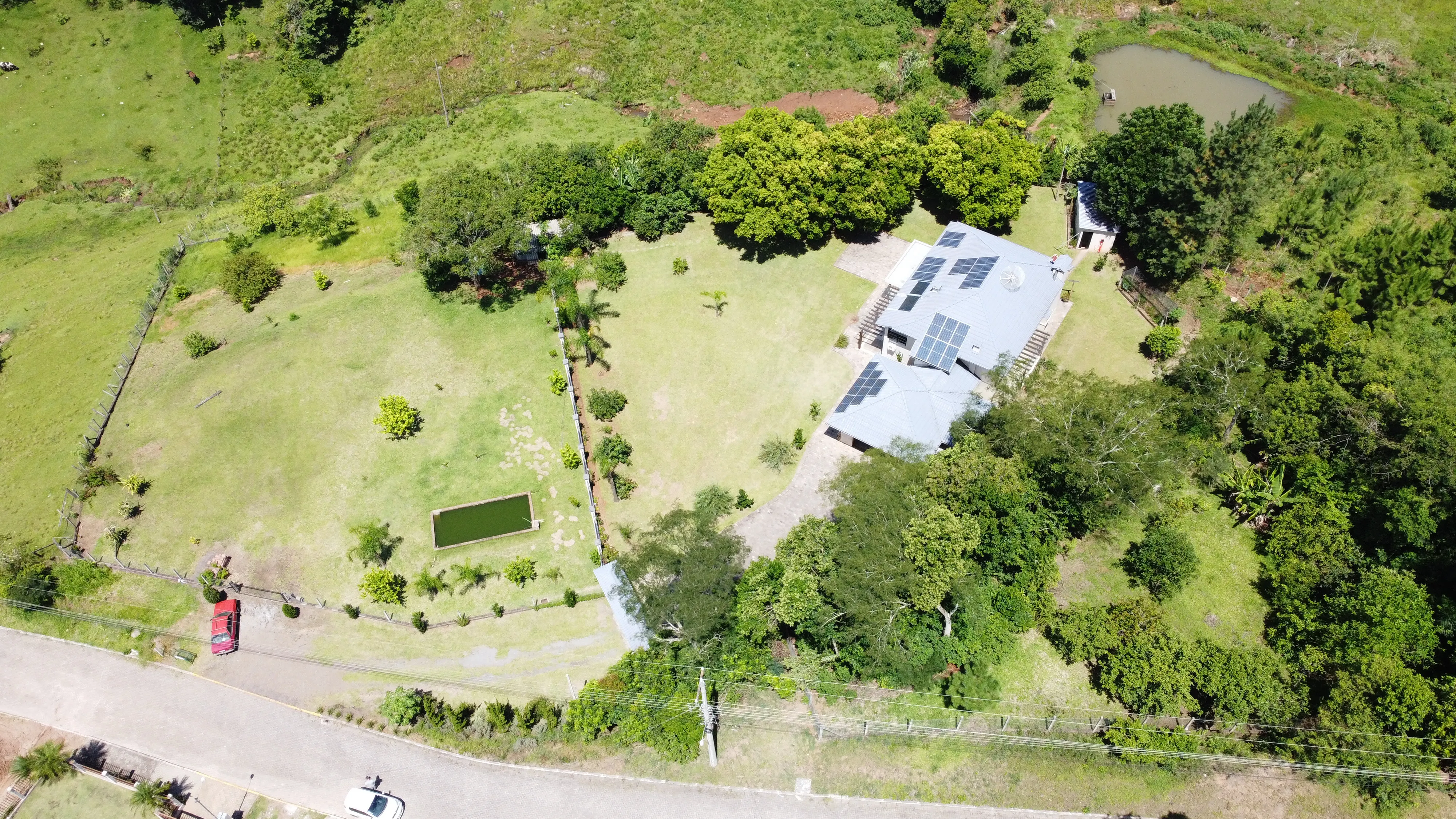 Imagens do imóveis Casa de alto padrão com amplo terreno à venda na Serra Gaúcha