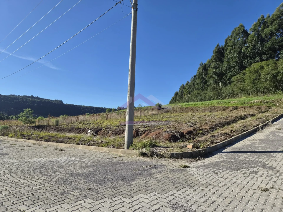 Excelente terreno de esquina à venda no Bairro Pinhal Alto, em Nova Petrópolis, na Serra Gaúcha