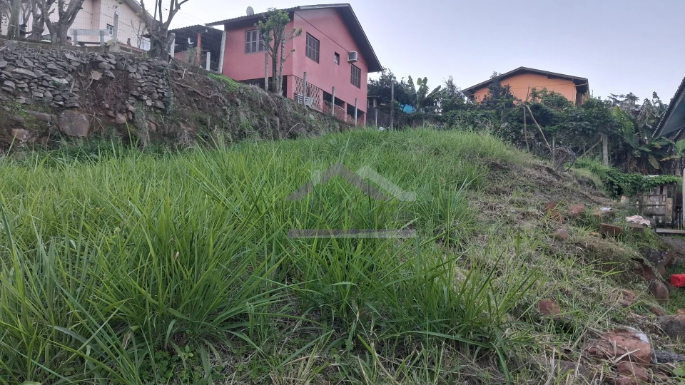 Terreno com 376,80m² à venda no Bairro Esperança, em Picada Café, na Serra Gaúcha