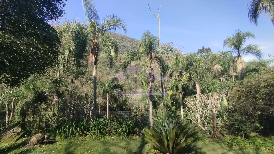 Sítio com riacho e casa enxaimel à venda em Picada Café na Serra Gaúcha