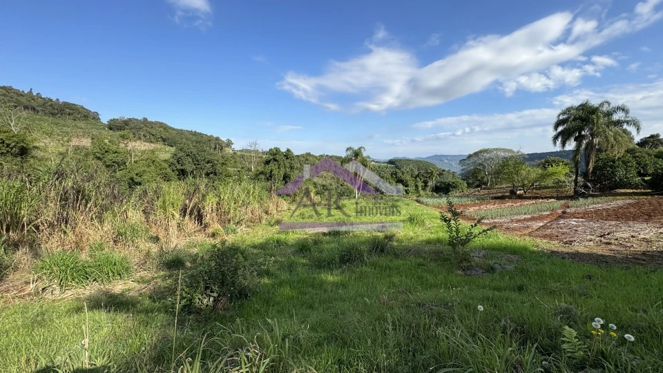 Imagens do imóveis Amplo terreno com vista à venda em Picada Café na Serra Gaúcha