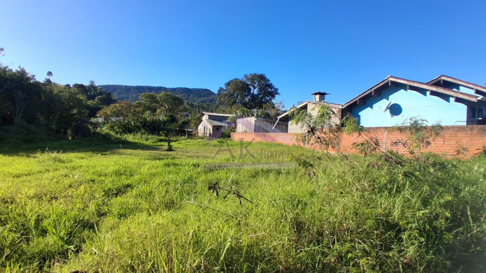 Terreno plano com 414m² à venda no Centro de Picada Café, na Serra Gaúcha