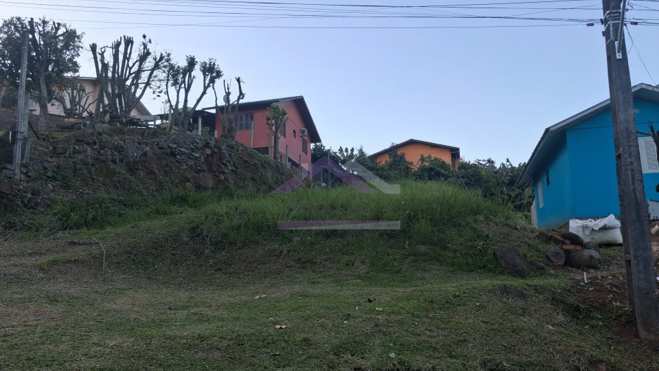 Terreno com 376,80m² à venda no Bairro Esperança, em Picada Café, na Serra Gaúcha