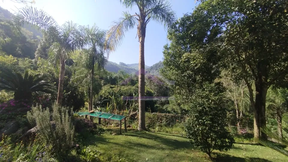 Sítio com riacho e casa enxaimel à venda em Picada Café na Serra Gaúcha