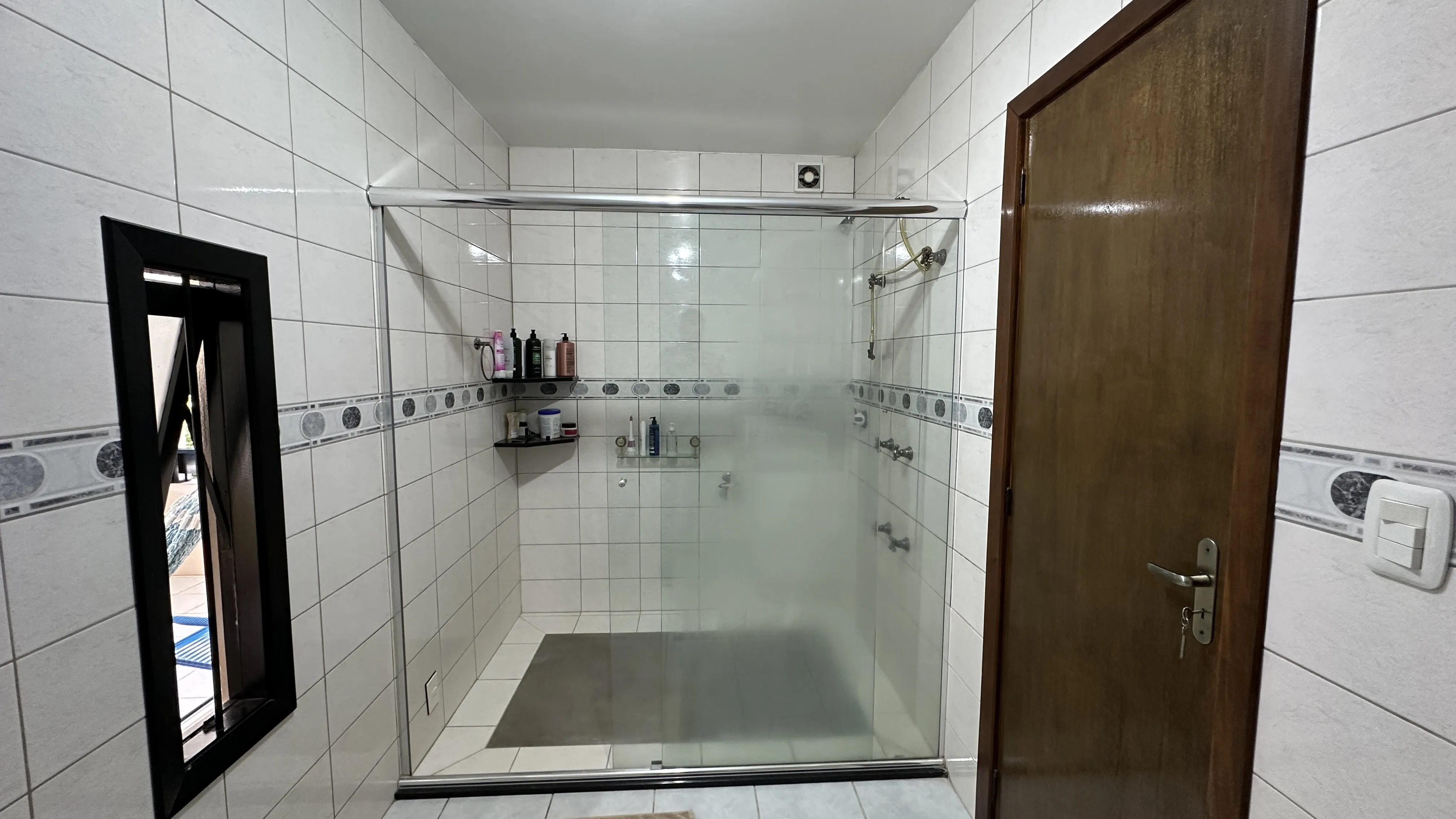 Casa de alto padrão com amplo terreno à venda na Serra Gaúcha