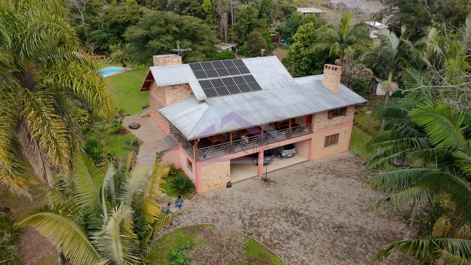 Imagens do imóveis Casa de Alto Padrão em Amplo Terreno e Localização Privilegiada em Dois Irmãos - RS