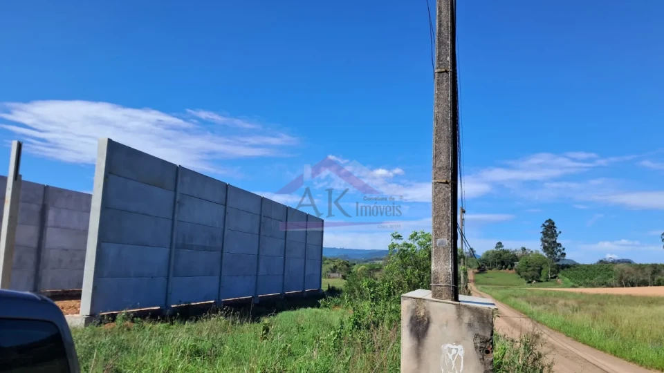 Imagens do imóveis Excelente e amplo terreno  à venda em Sao Jose do Hortencio