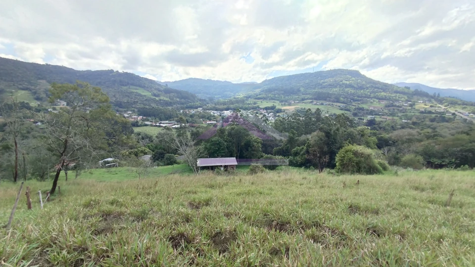 Imagens do imóveis Área de terra com vista panorâmica à venda próxima ao centro de Picada Café na Serra Gaúcha