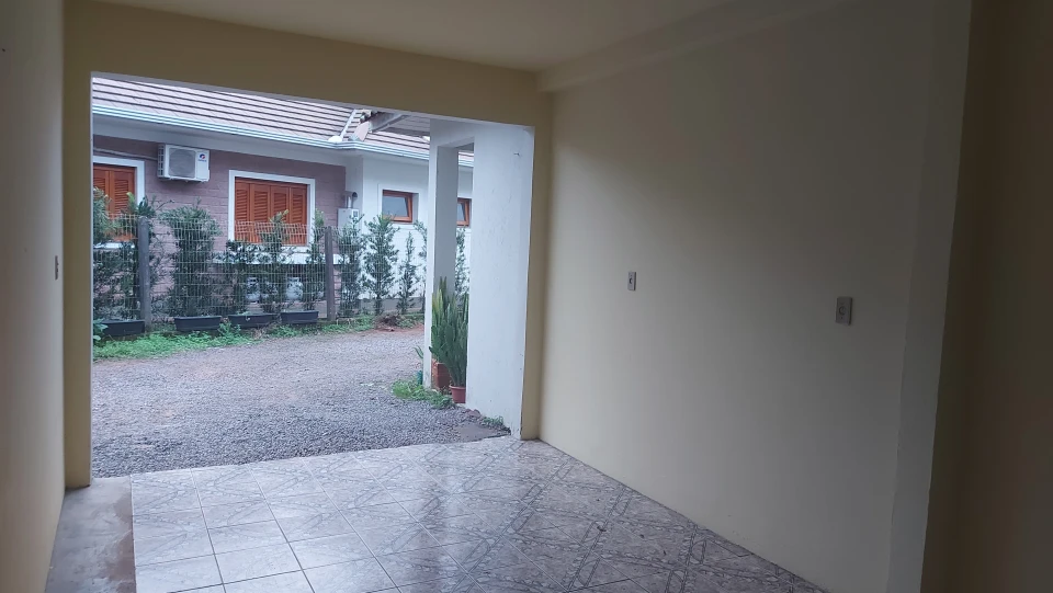 Sobrado com dois quartos localizado no Bairro Joaneta