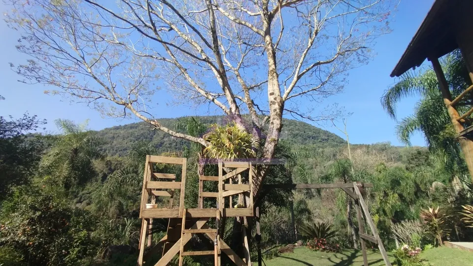 Sítio com riacho e casa enxaimel à venda em Picada Café na Serra Gaúcha
