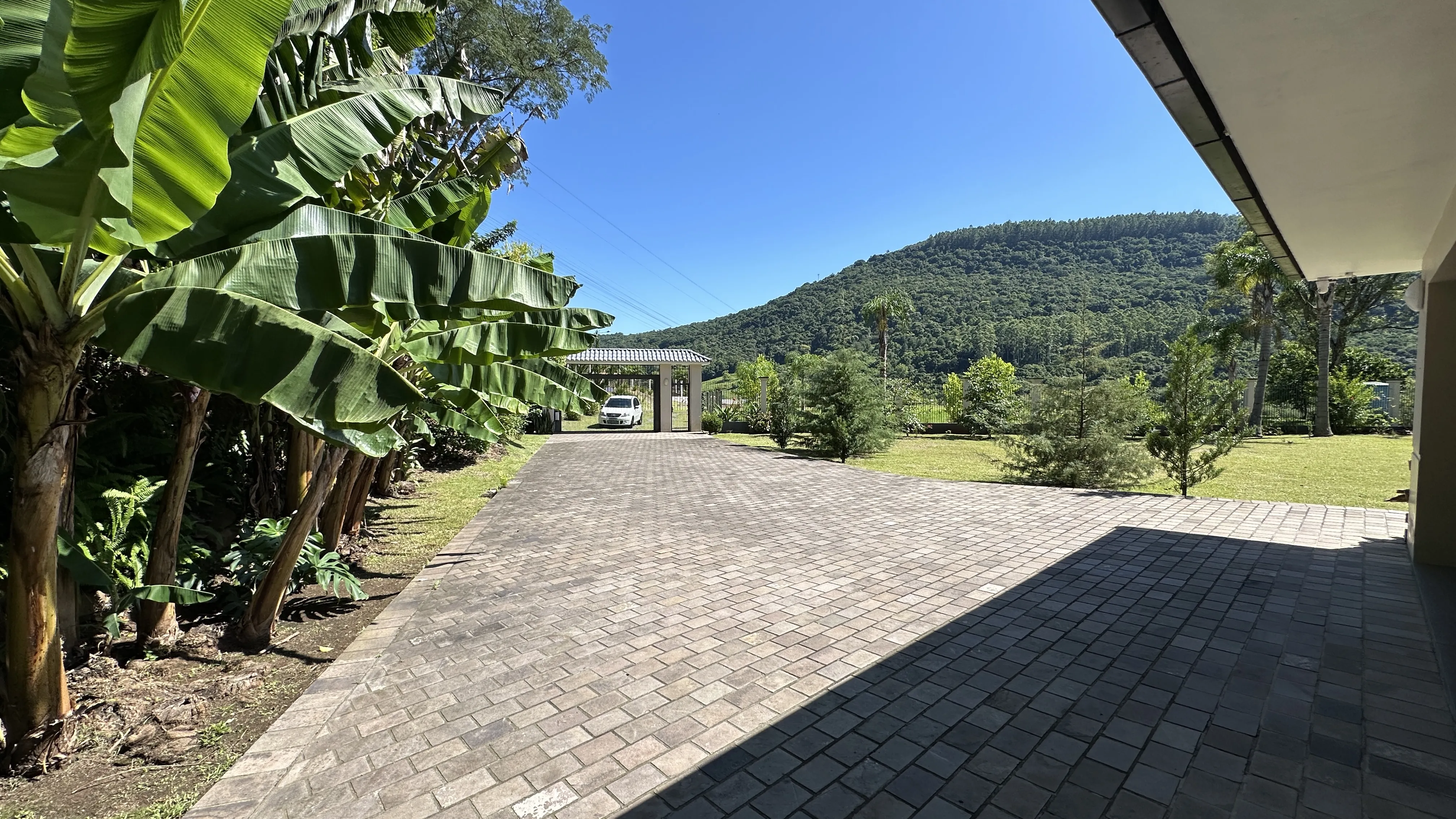 Casa de alto padrão com amplo terreno à venda na Serra Gaúcha
