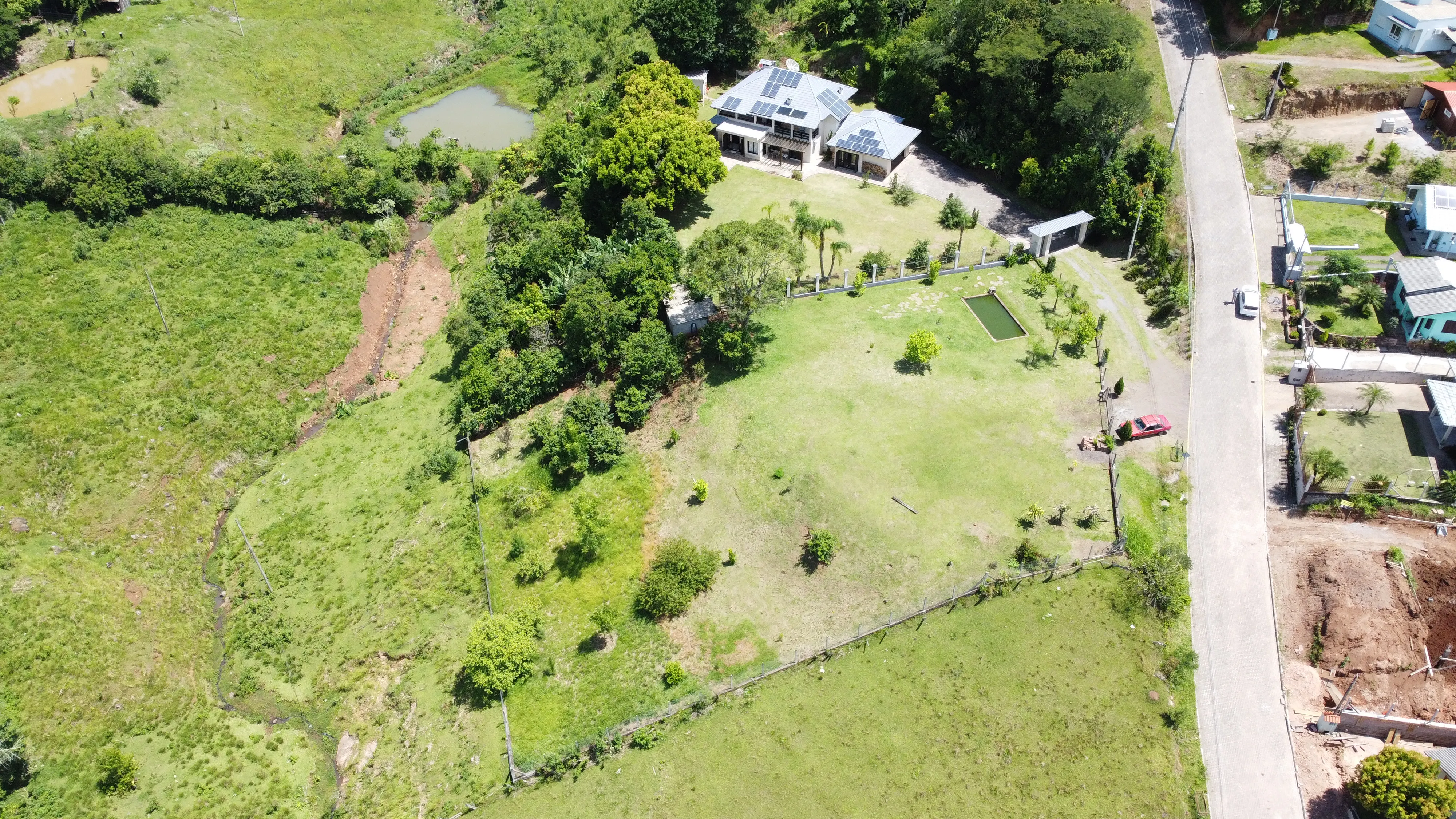 Imagens do imóveis Casa de alto padrão com amplo terreno à venda na Serra Gaúcha