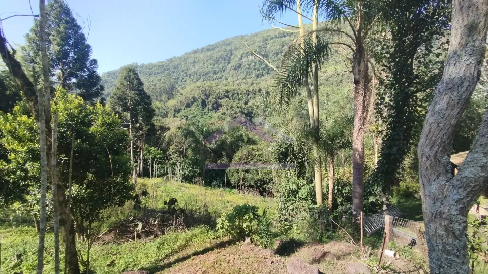 Sítio com riacho e casa enxaimel à venda em Picada Café na Serra Gaúcha
