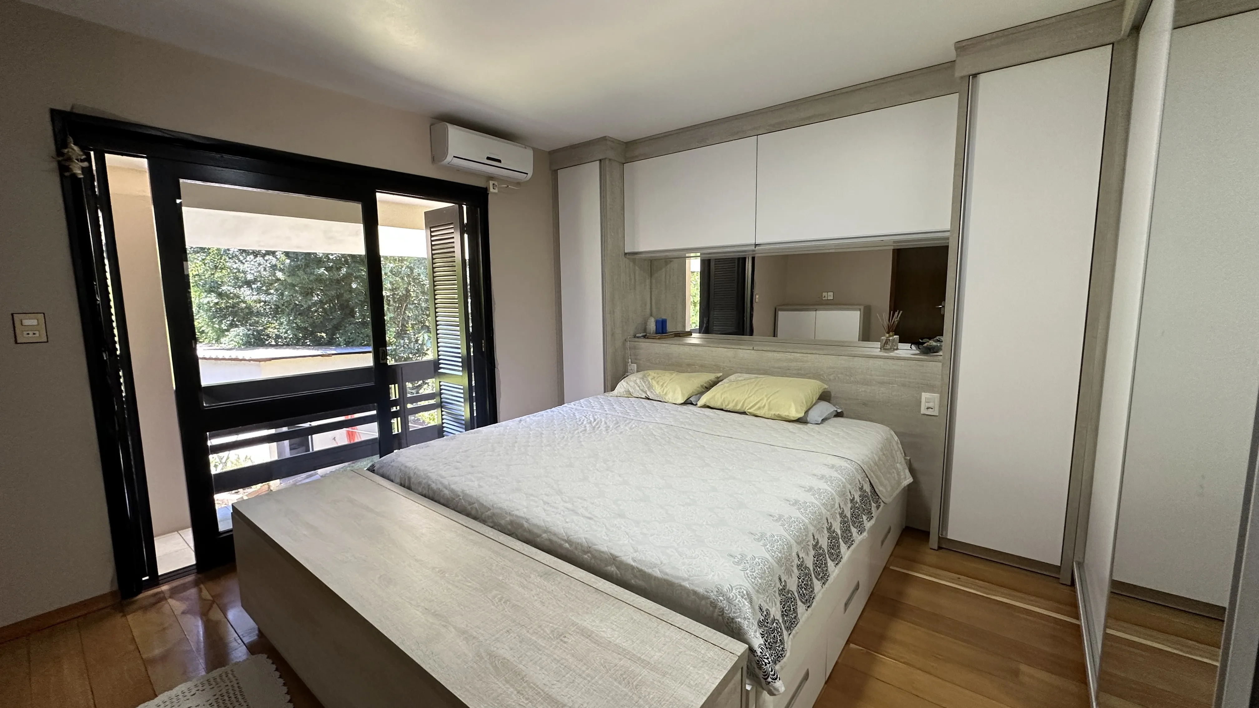 Casa de alto padrão com amplo terreno à venda na Serra Gaúcha