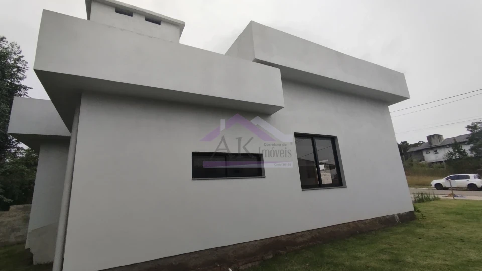 Excelente  casa a venda no centro de presidente Lucena.