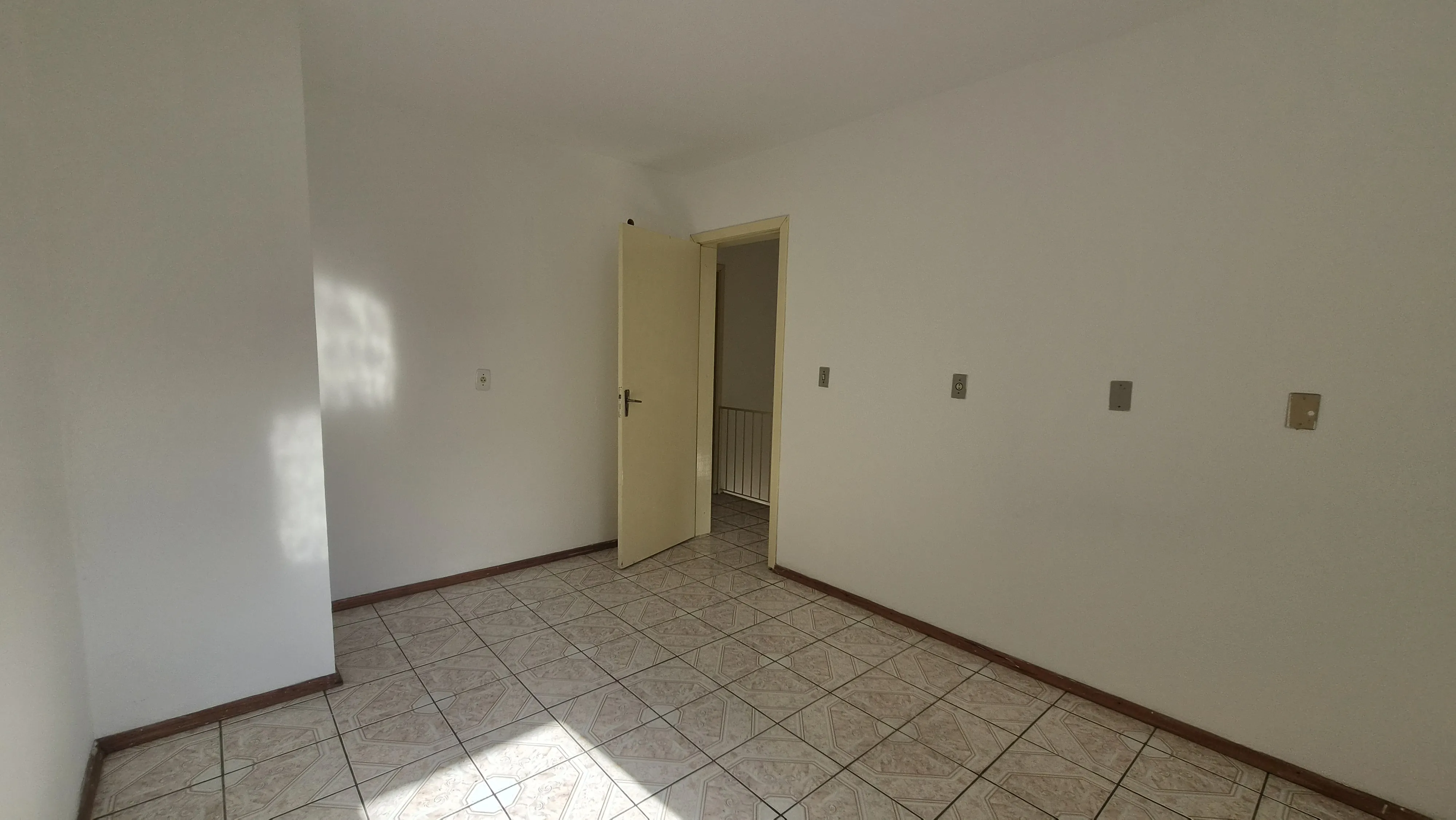 Sobrado com dois quartos para locação, localizado no Bairro Joaneta, na cidade de Picada Café