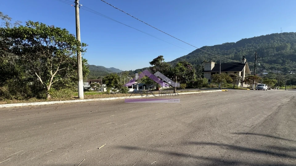 Imagens do imóveis Terreno de esquina à venda no centro de Picada Café na Serra Gaúcha