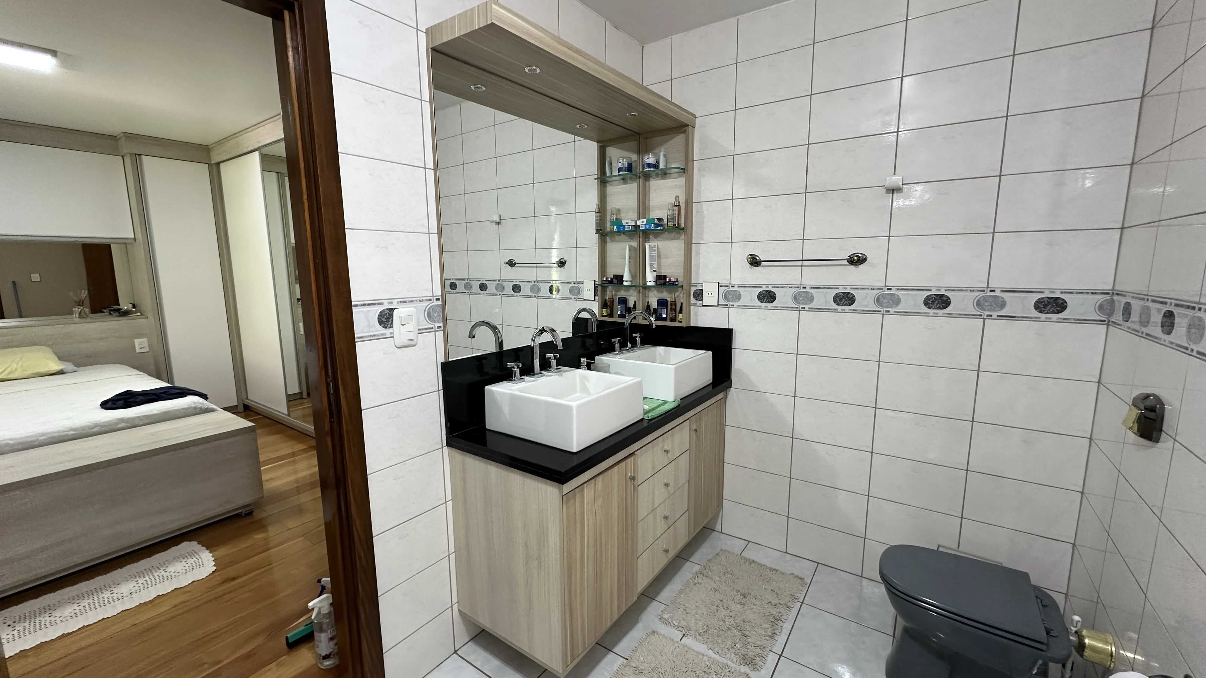 Casa de alto padrão com amplo terreno à venda na Serra Gaúcha